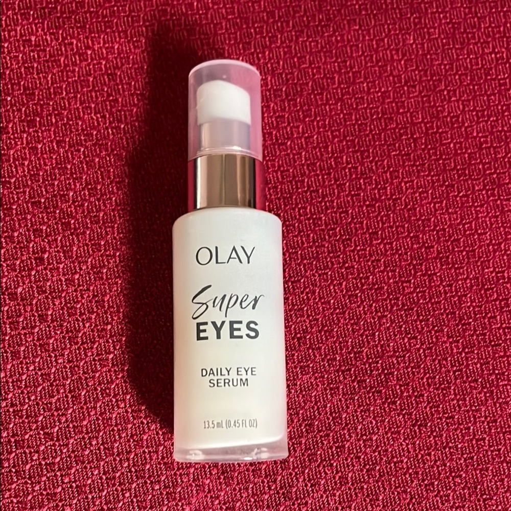 Olay Super Eyes Serum in White Bottle